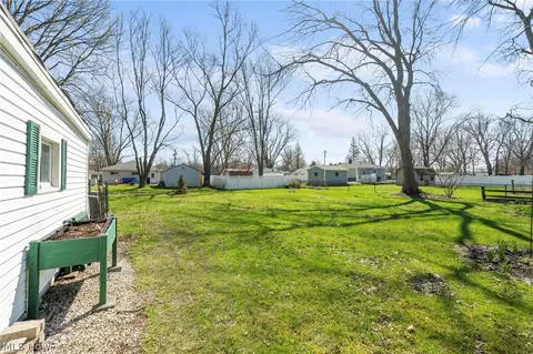 Exterior - 4633 Farley Dr, Mentor, OH 44060 photo 5 of 10