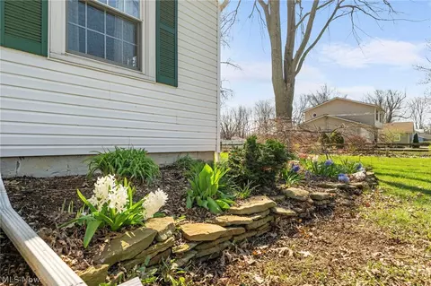 Exterior - 4633 Farley Dr, Mentor, OH 44060 photo 7 of 10