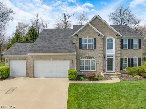 9308 Ashcroft Ln, Twinsburg, OH 44087