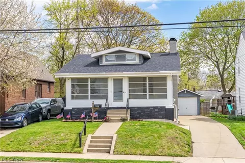 350 Lindy Lane Ave NW, North Canton, OH 44720