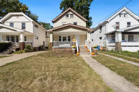 9902 Zimmer Ave, Cleveland, OH 44102