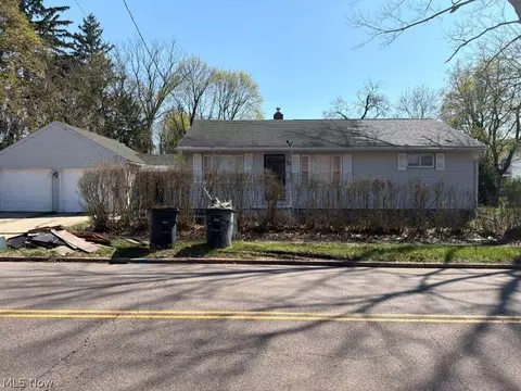 22 Uhler Ave, Akron, OH 44310