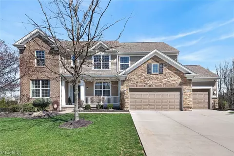18079 Clare Ct, Strongsville, OH 44149