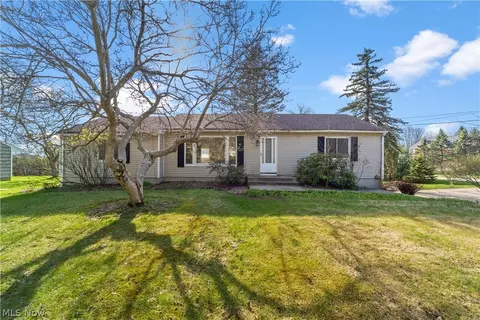 5120 Lake Vista Dr, Solon, OH 44139