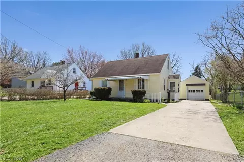 2806 33rd St NE, Canton, OH 44705