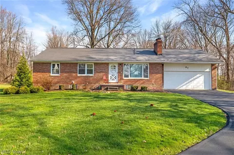 67 Valencia Dr, Cuyahoga Falls, OH 44223