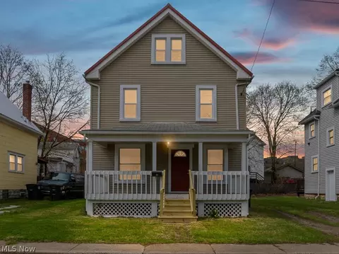 44 Agate Pl, Akron, OH 44305