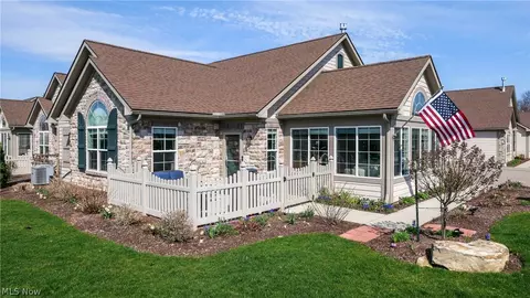 1954 Fairways Dr, Streetsboro, OH 44241