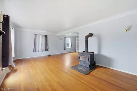 Living - 324 E 248th St, Euclid, OH 44123 photo 1 of 4