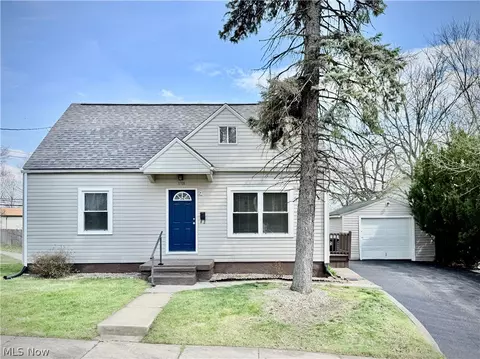 1331 Sunrise Dr, Akron, OH 44307