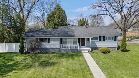 888 Orchard Ave, Barberton, OH 44203