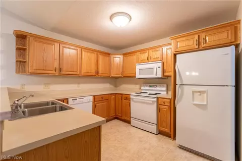 2450 Wright State Dr SE, Massillon, OH 44646 photo 6