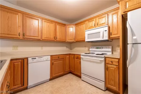 2450 Wright State Dr SE, Massillon, OH 44646 photo 7