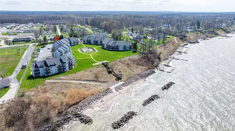 6035 Lake Rd #327, Ashtabula, OH 44004