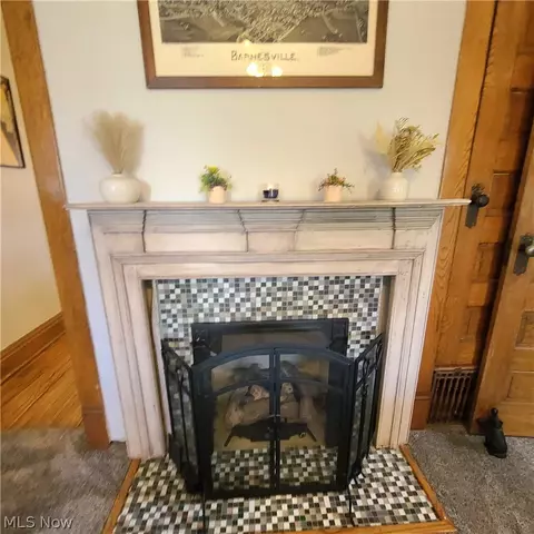 Entry Way - 434 E Main St, Barnesville, OH 43713 photo 2 of 5