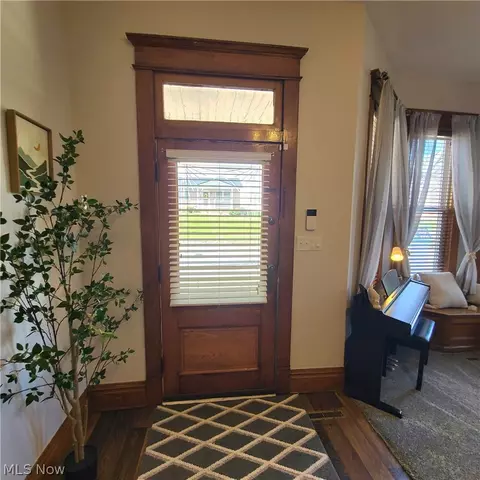 Entry Way - 434 E Main St, Barnesville, OH 43713 photo 1 of 5