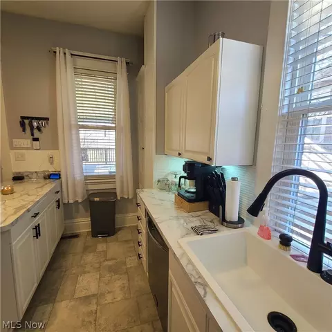 Kitchen - 434 E Main St, Barnesville, OH 43713 photo 4 of 6