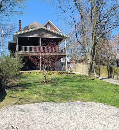 Exterior - 434 E Main St, Barnesville, OH 43713 photo 3 of 12