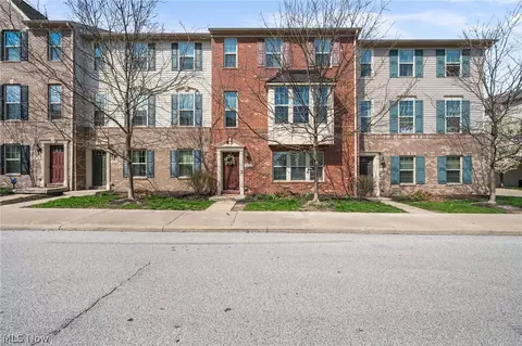 1410 Hopkins Ave, Lakewood, OH 44107