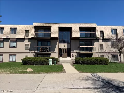 9611 Sunrise Blvd #K-9, North Royalton, OH 44133