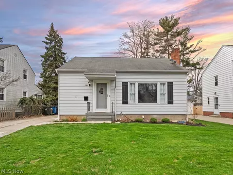540 Kenilworth Rd, Bay Village, OH 44140