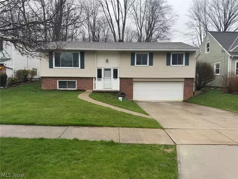165 Dorland Ave, Berea, OH 44017