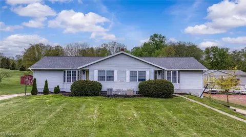 3160 Dewalt Dr, Akron, OH 44312