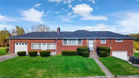 162 Locust Ln, Follansbee, WV 26037