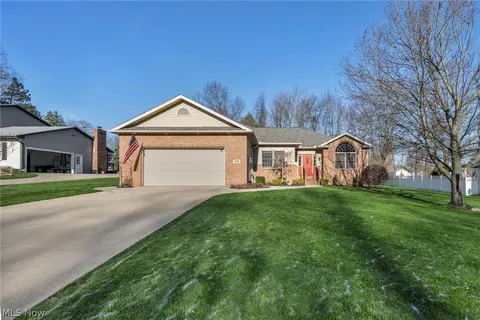 174 Circle Dr, Doylestown, OH 44230