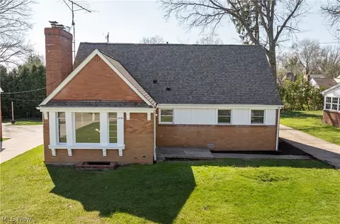 3530 Glenmere Dr, Youngstown, OH 44511