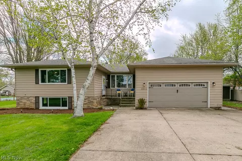 33510 Lake Shore Blvd, Lakeline, OH 44095