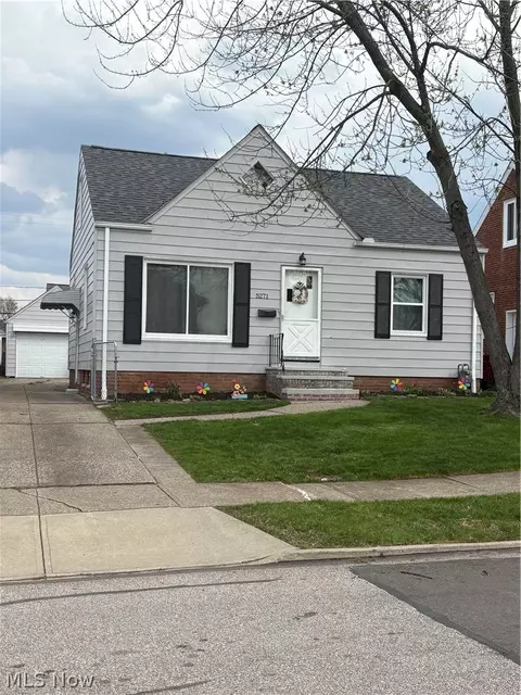 5271 W 49th St, Parma, OH 44134