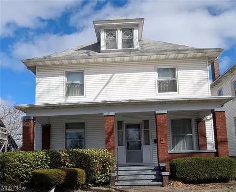 955 Adair Ave, Zanesville, OH 43701