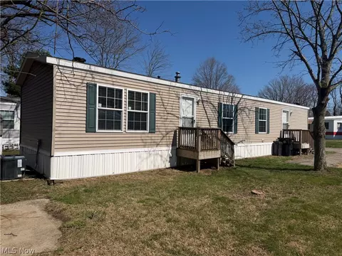 202 W Main St #139, Conneaut, OH 44030