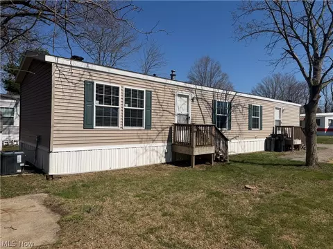 202 W Main St #139, Conneaut, OH 44030