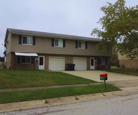 4706-4710 Maple Spur Dr, Stow, OH 44224