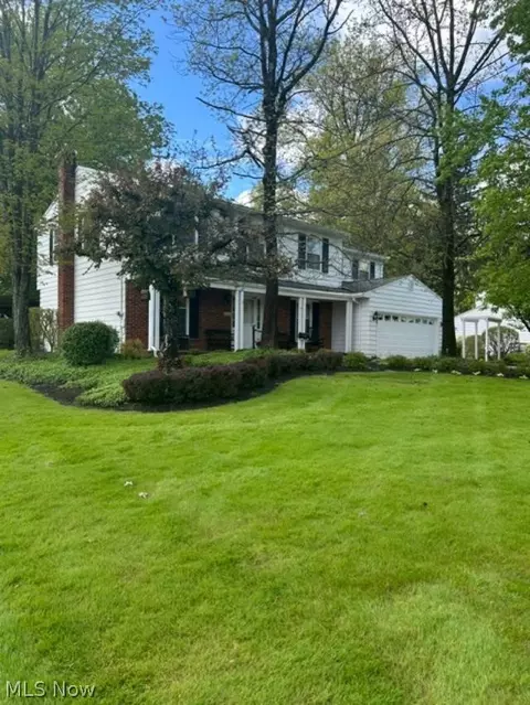 6958 Chapel Hill Dr, Brecksville, OH 44141