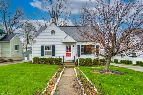 2666 10th St, Cuyahoga Falls, OH 44221