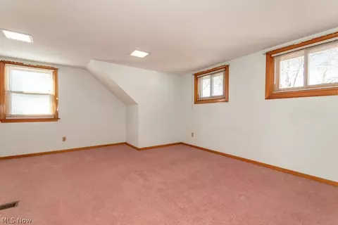 Bedroom - 428 E 274th St, Euclid, OH 44132 photo 8 of 16