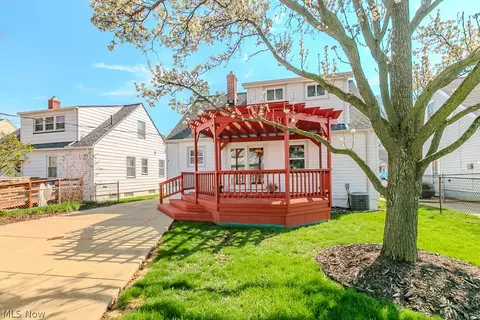 Exterior - 428 E 274th St, Euclid, OH 44132 photo 6 of 8