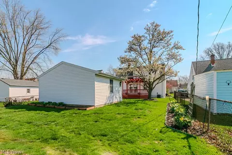 Exterior - 428 E 274th St, Euclid, OH 44132 photo 8 of 8