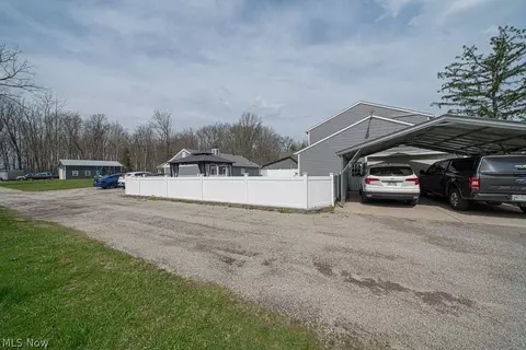Exterior - 10396 Dewhurst Rd, Elyria, OH 44035 photo 5 of 7