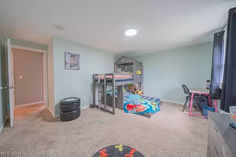 Bedroom - 10396 Dewhurst Rd, Elyria, OH 44035 photo 4 of 5