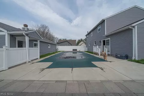 Exterior - 10396 Dewhurst Rd, Elyria, OH 44035 photo 3 of 7