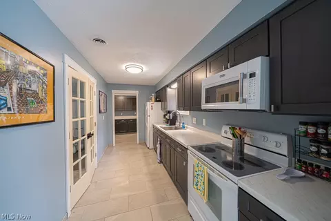 Kitchen - 10396 Dewhurst Rd, Elyria, OH 44035 photo 4 of 4