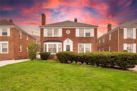 13570 Cedar Rd, University Heights, OH 44118