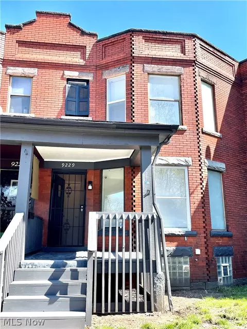 9229 Rosalind Ave, Cleveland, OH 44106