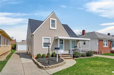 8318 Lanyard Dr, Parma, OH 44129