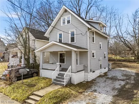 488 Alexander St, Akron, OH 44306