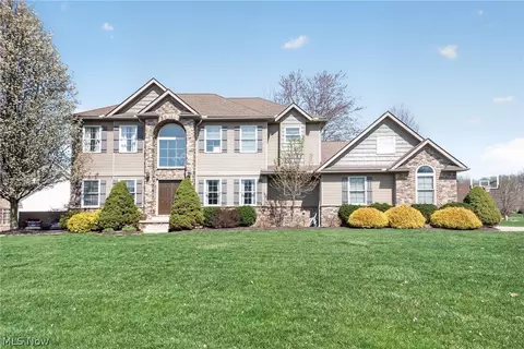 1215 Springbury Dr, Uniontown, OH 44685